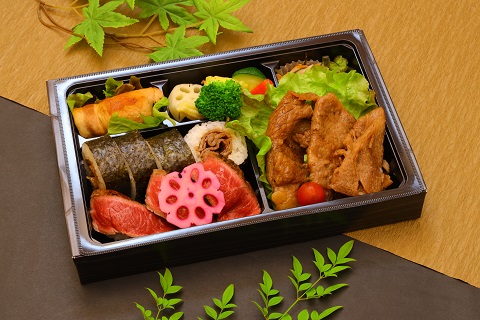 国産牛赤身ステーキ握りと三河牛生姜焼き弁当